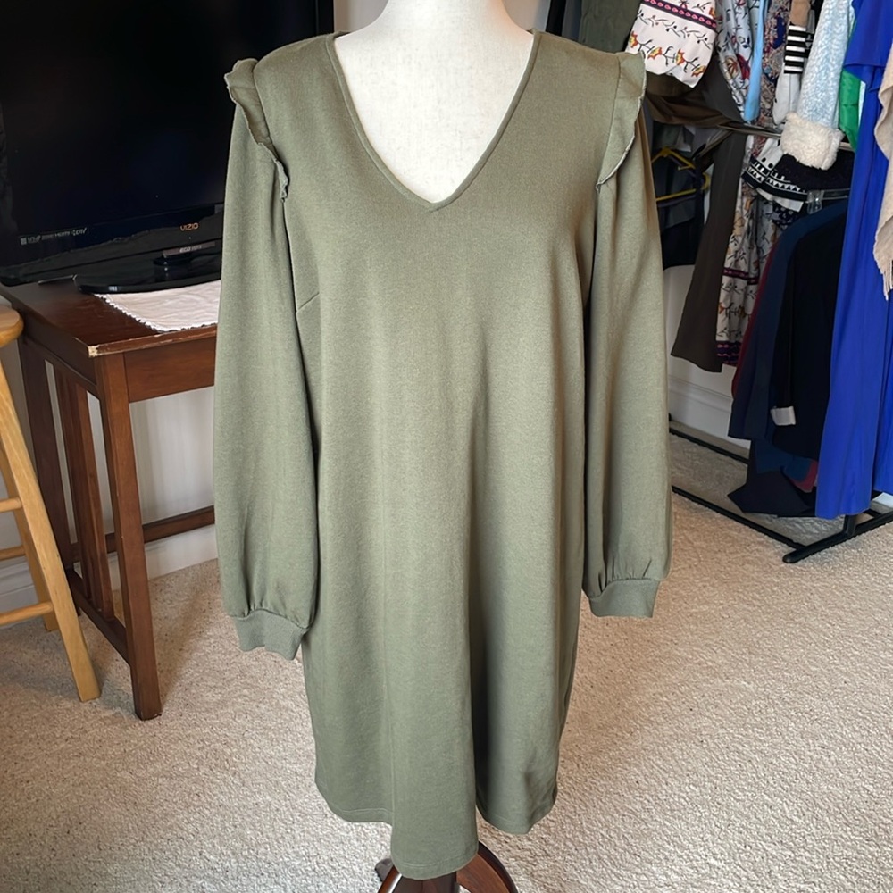 Long sleeved sweater dress - olive green